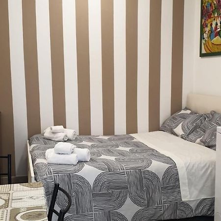 Mini Loft - Bari Centro - A Due Passi Dal Mare Appartement Buitenkant foto