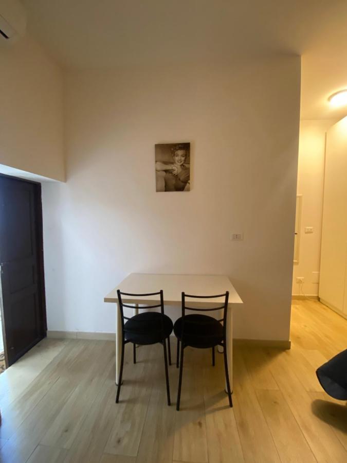 Mini Loft - Bari Centro - A Due Passi Dal Mare Appartement Buitenkant foto